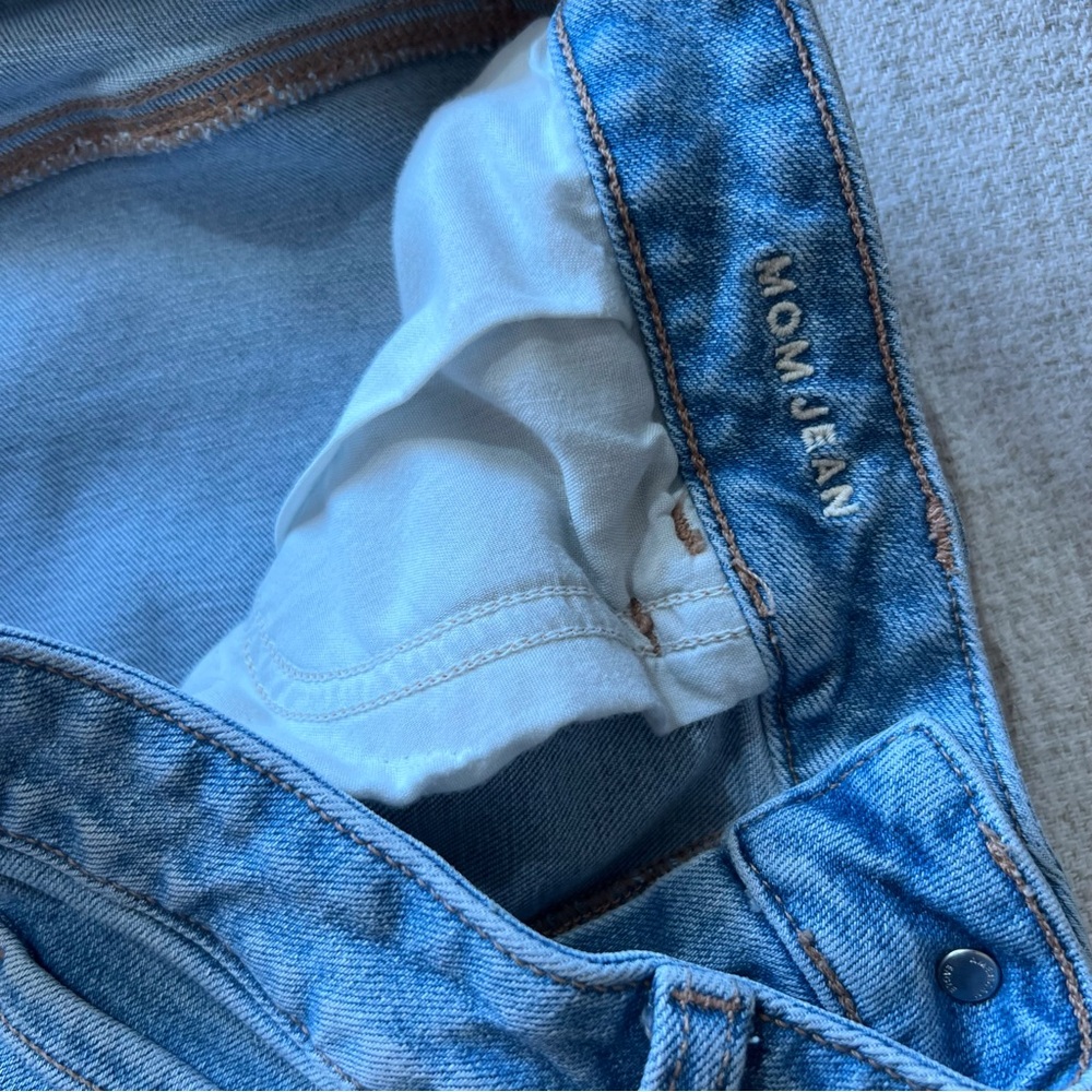 American Eagle Stretch Mom Jeans - Picture 7 of 8